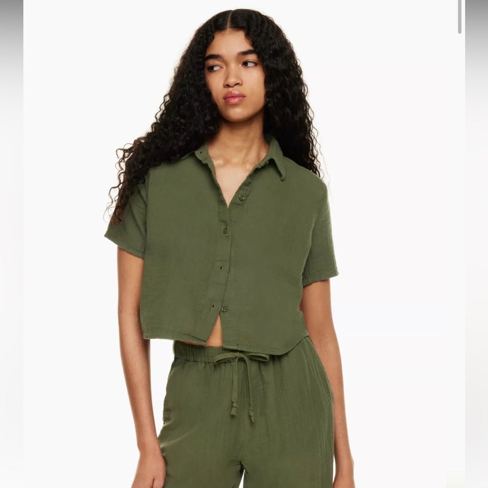 [LAST CHANCE] Aritzia Wilfred Free Gelato Shirt